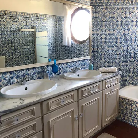 Alojamento Santa Helena * אה דוס קונהאדוס