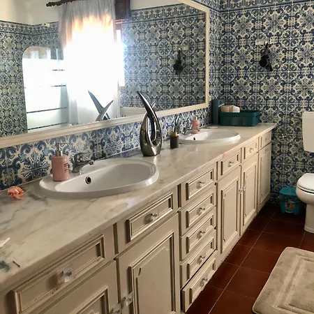 בית נופש Alojamento Santa Helena *