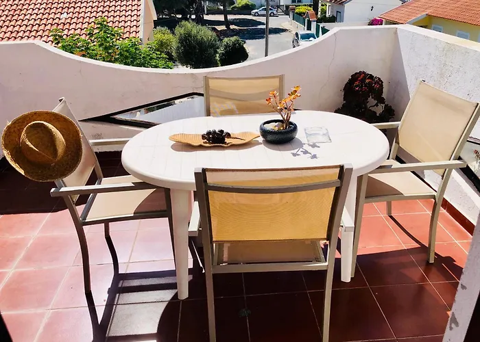 בית נופש Alojamento Santa Helena אה דוס קונהאדוס