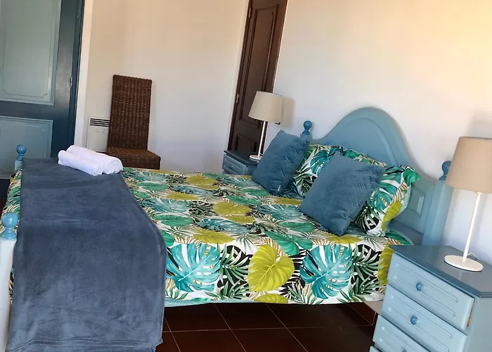 Alojamento Santa Helena אה דוס קונהאדוס